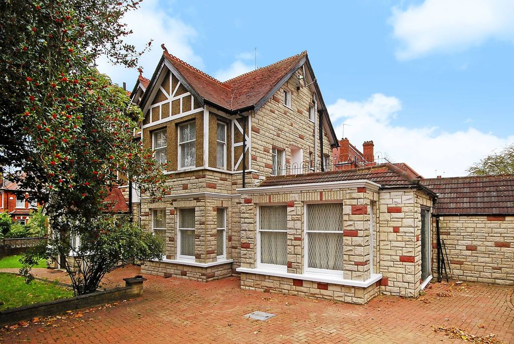 Property photo 1 of 20