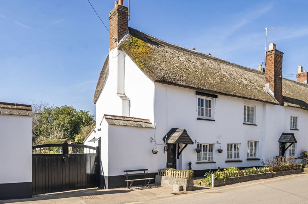 Property photo 1 of 27 Front Aspect