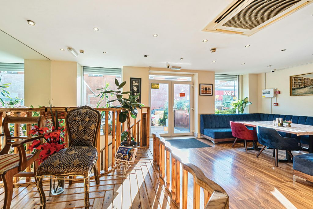 Property photo 2 of 10 673604Eeda4861215568 2.Jpg