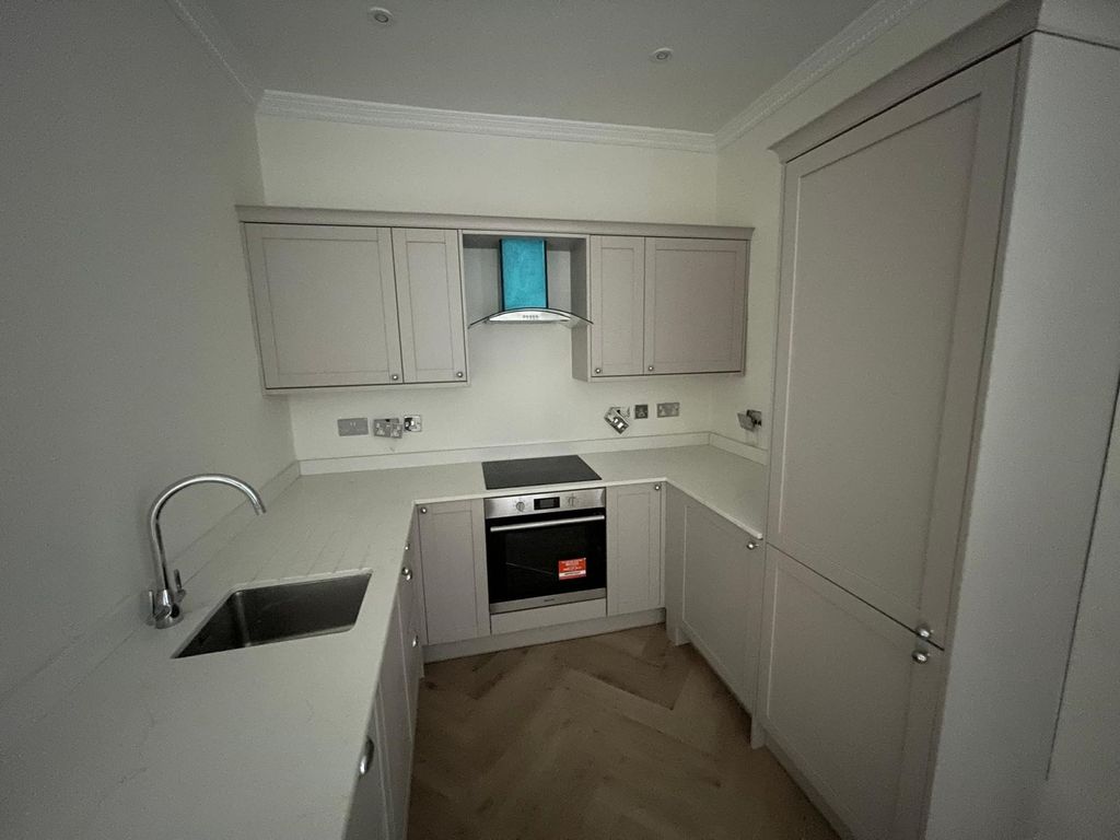 Property photo 1 of 10 3