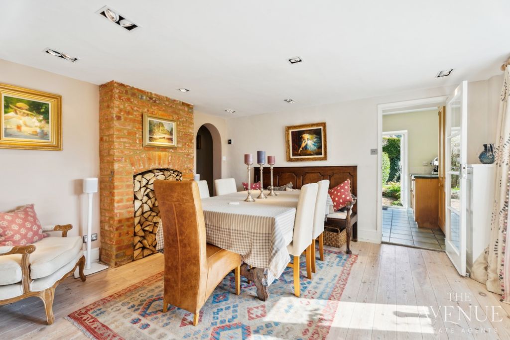 Property photo 3 of 16 3982357
