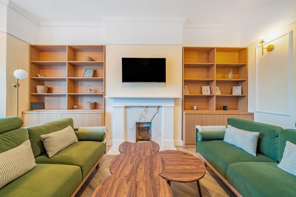 Property photo 2 of 16 Picture 2