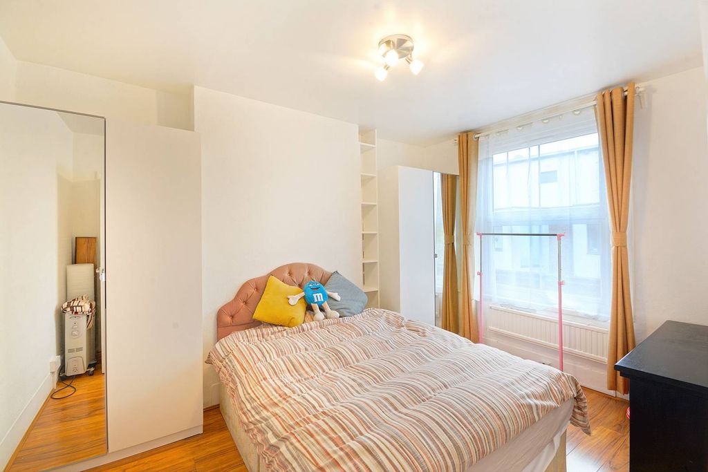 Property photo 1 of 5
