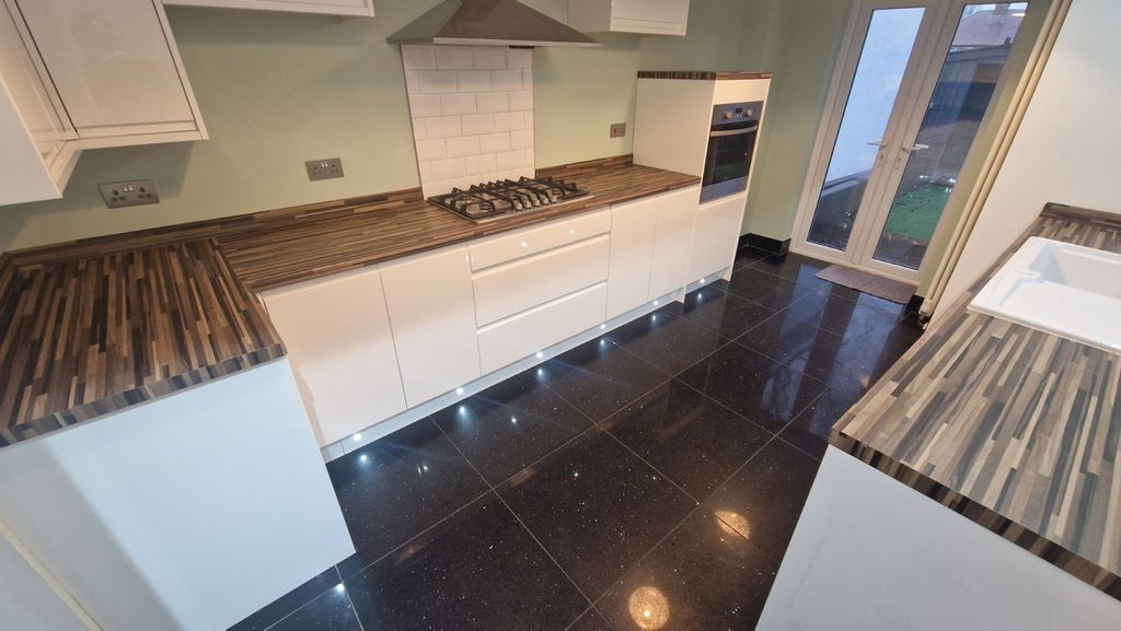 Property photo 2 of 13 Picture No. 04