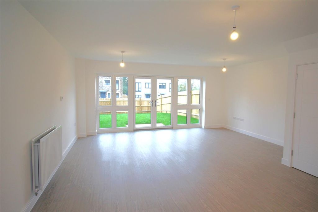 Property photo 2 of 15 Img_7019.Jpg