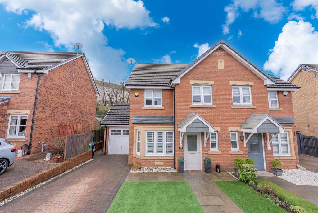Property photo 1 of 37 3Â Bedroom Semi Detached For Sale