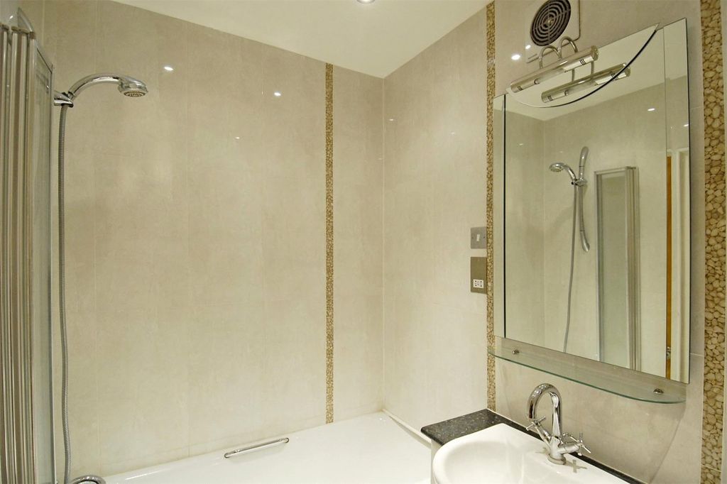 Property photo 2 of 3 Picture No. 01