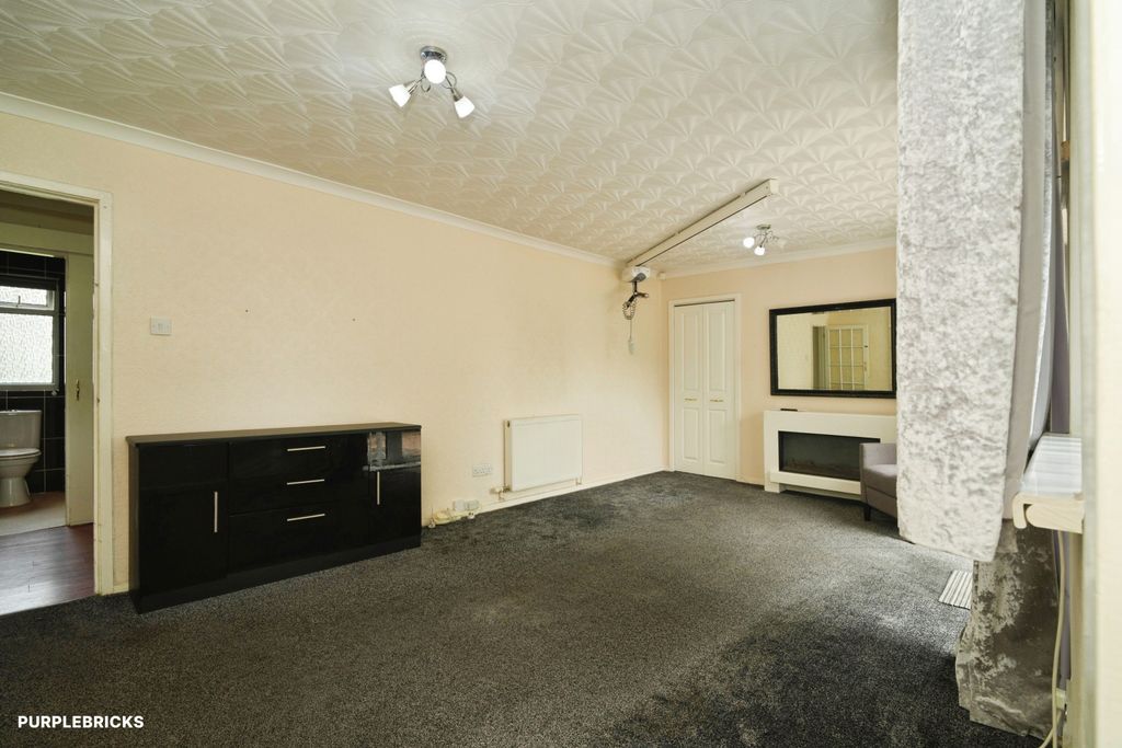 Property photo 2 of 26
