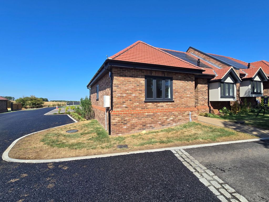 Property photo 1 of 32