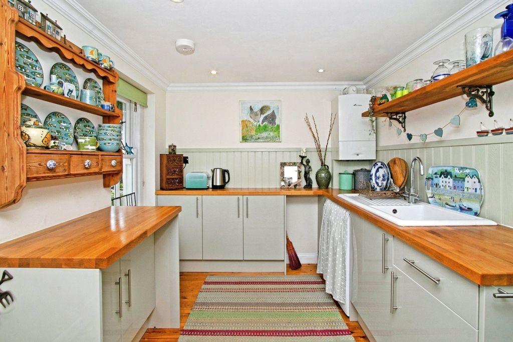 Property photo 3 of 16 Kitchen