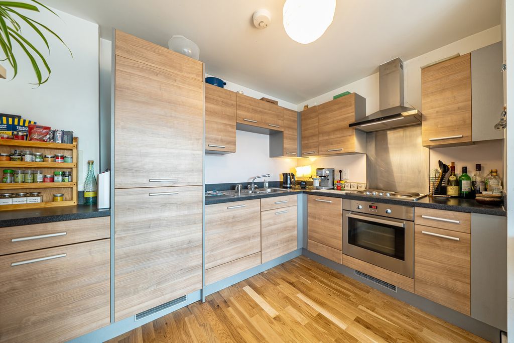 Property photo 3 of 20 Kitchen