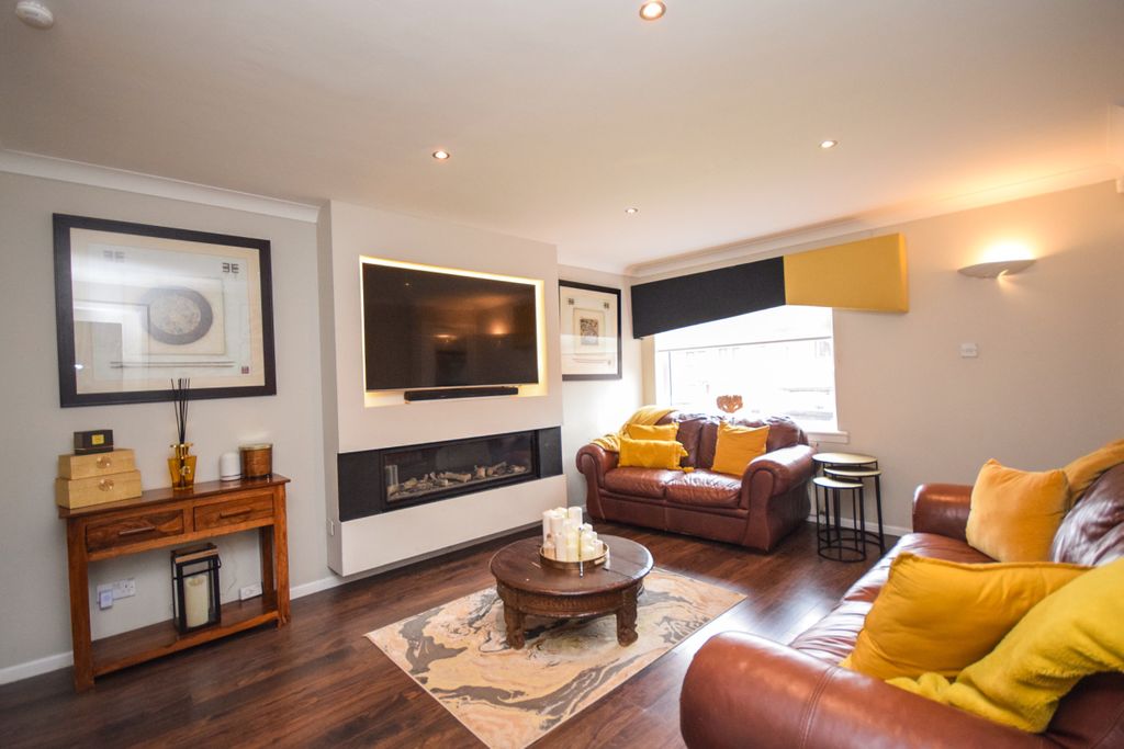 Property photo 3 of 24