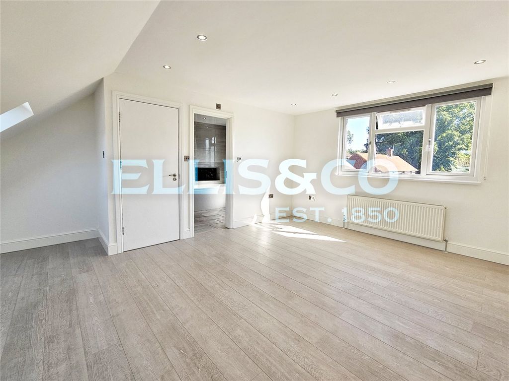 Property photo 1 of 9 Picture No. 08