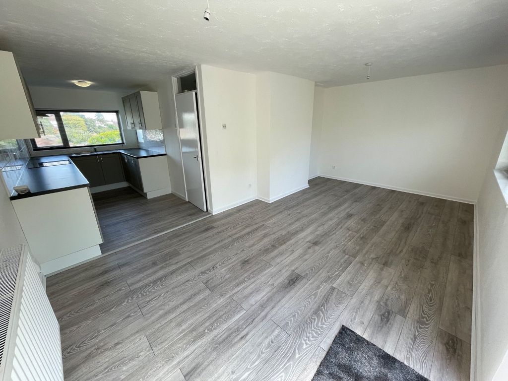 Property photo 3 of 11 5300112