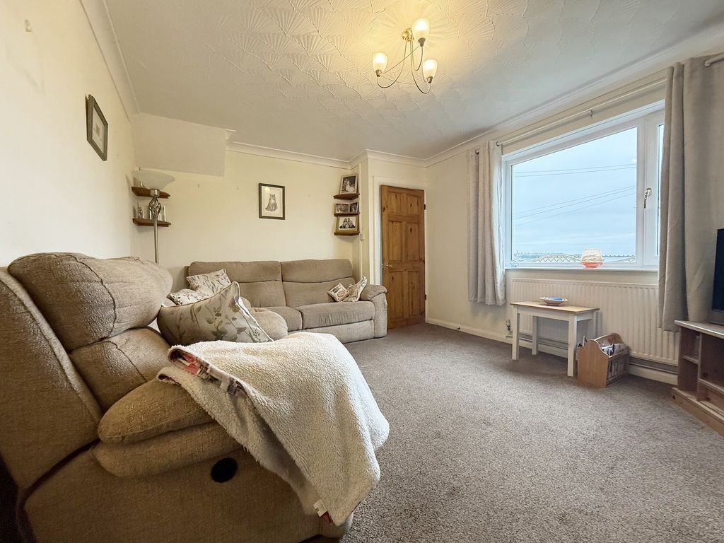 Property photo 2 of 24 Lounge