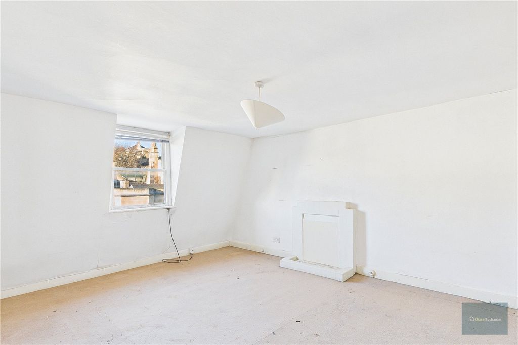 Property photo 3 of 8 Picture No. 04