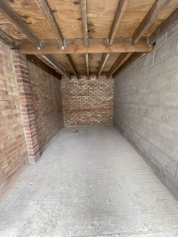 Property photo 3 of 3