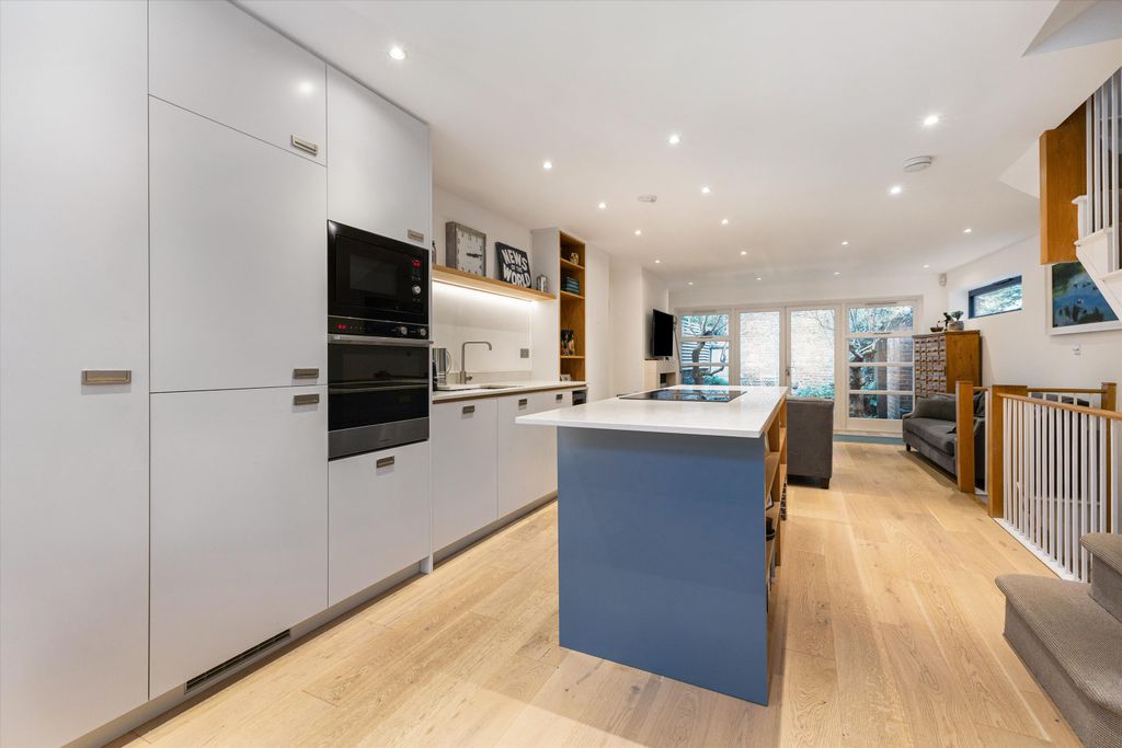 Property photo 2 of 13 Image