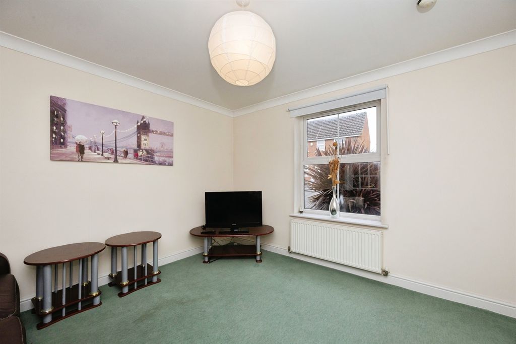 Property photo 3 of 18