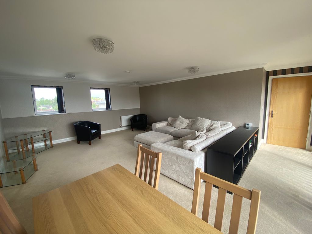 Property photo 3 of 11 Living Room