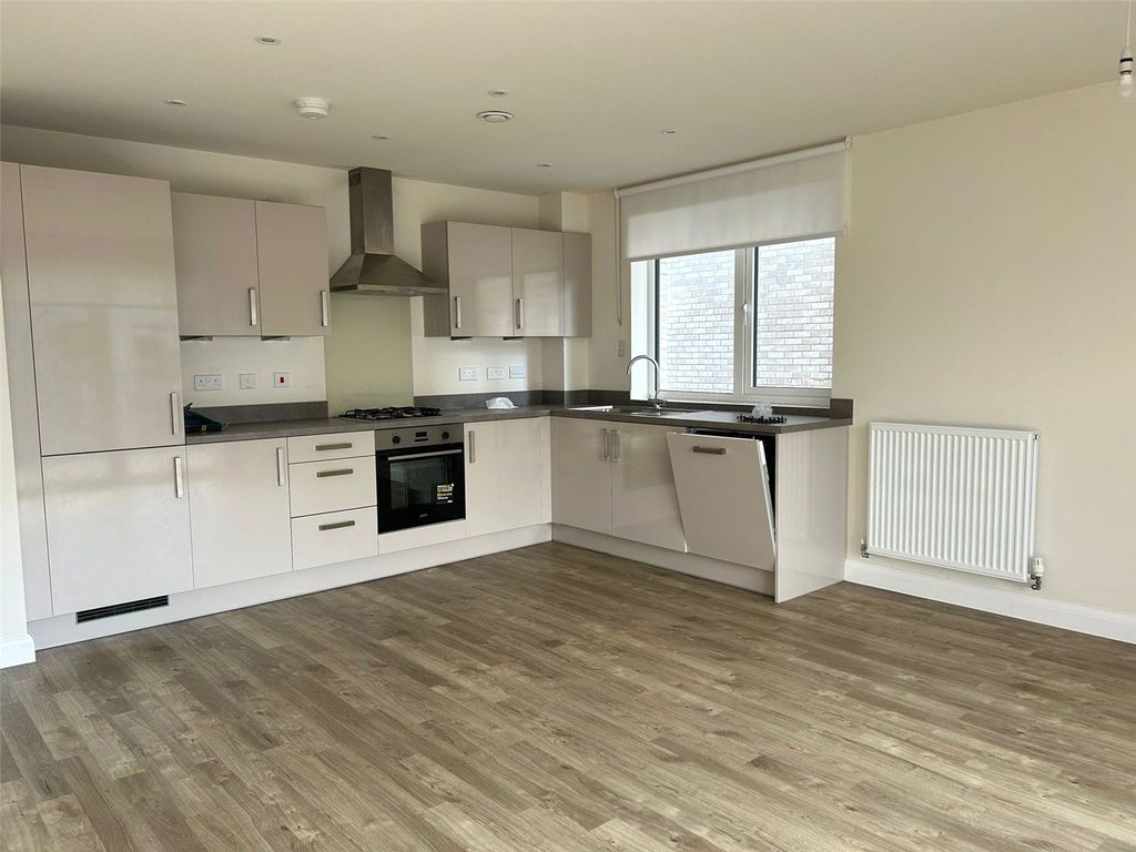 Property photo 2 of 12 Picture No. 14