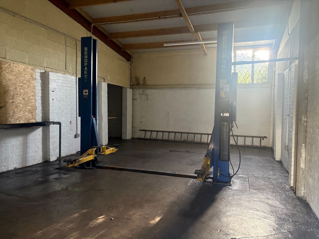 Property photo 3 of 11