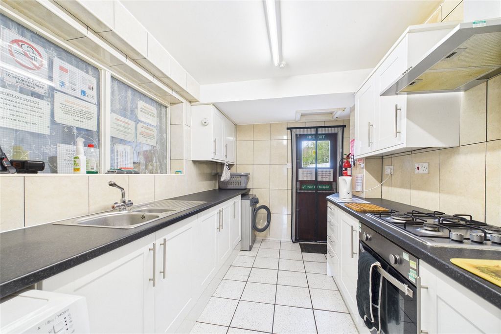 Property photo 2 of 8 Picture No. 05