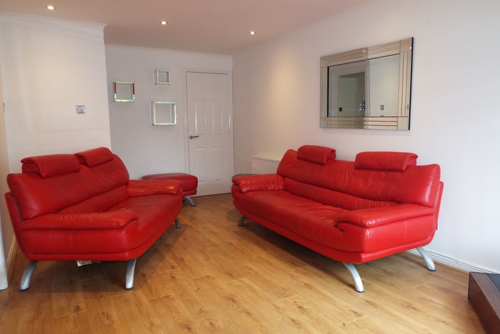 Property photo 1 of 9 Lounge