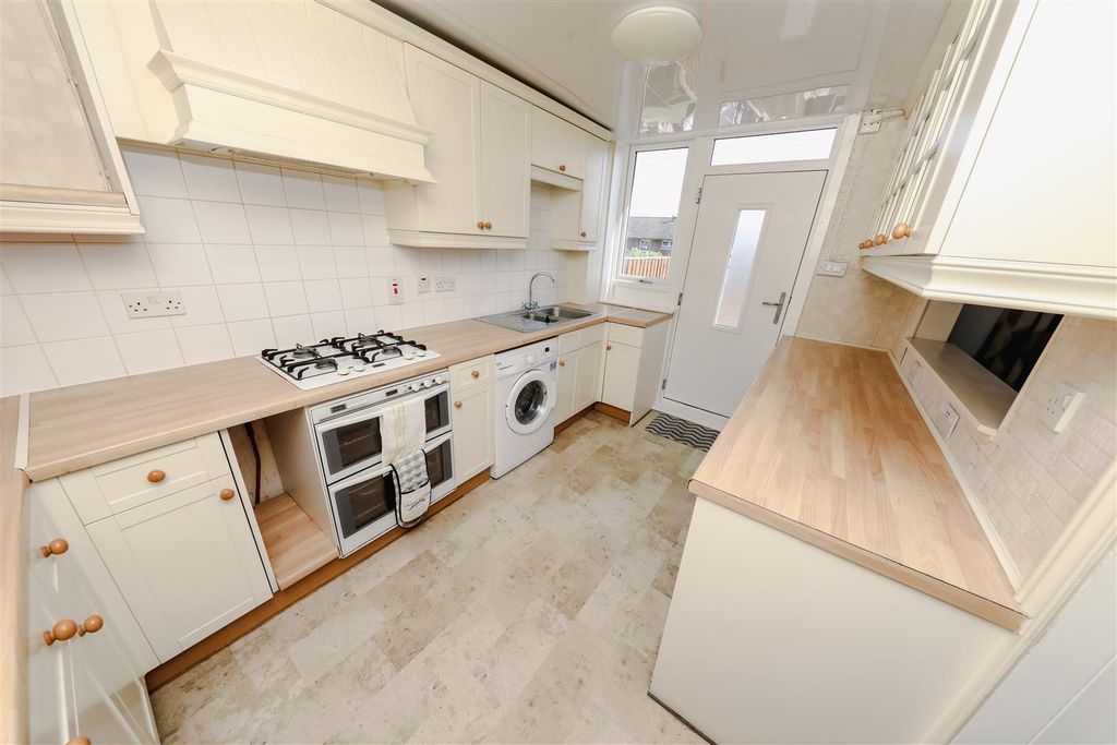 Property photo 3 of 20 C