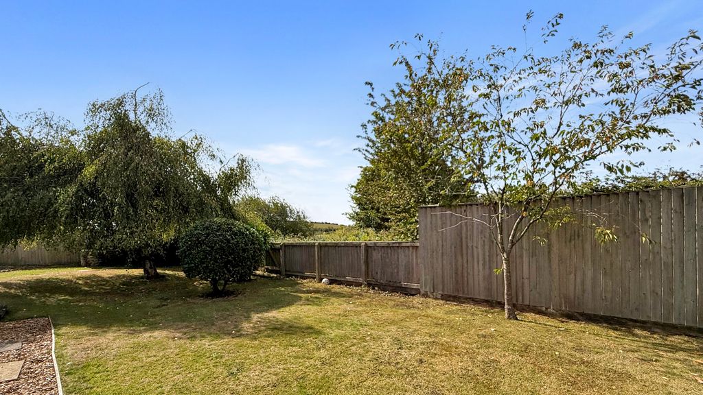 Property photo 2 of 28 Garden