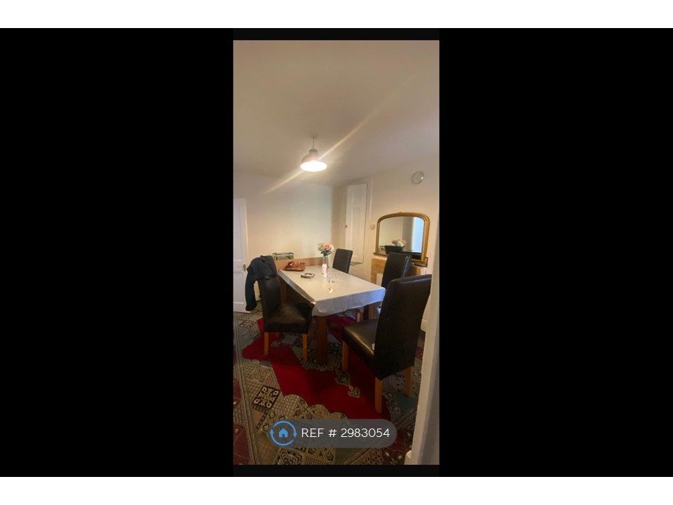 Property photo 3 of 8 Dining Room