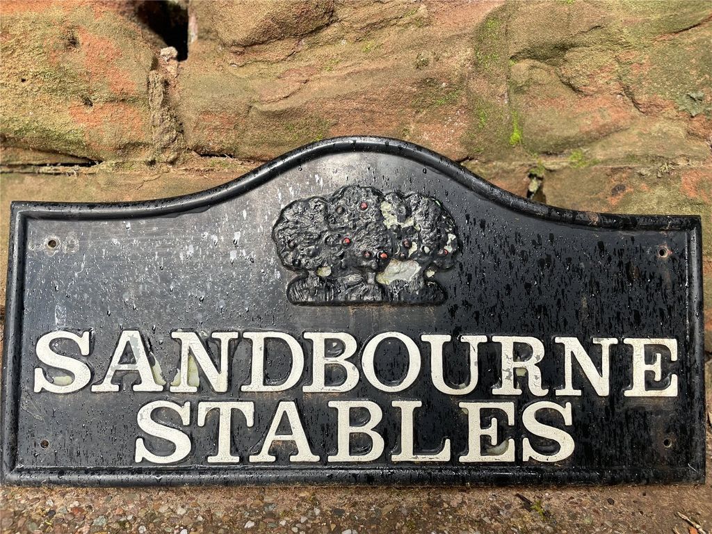 Property photo 2 of 26 Sandbourne Stables