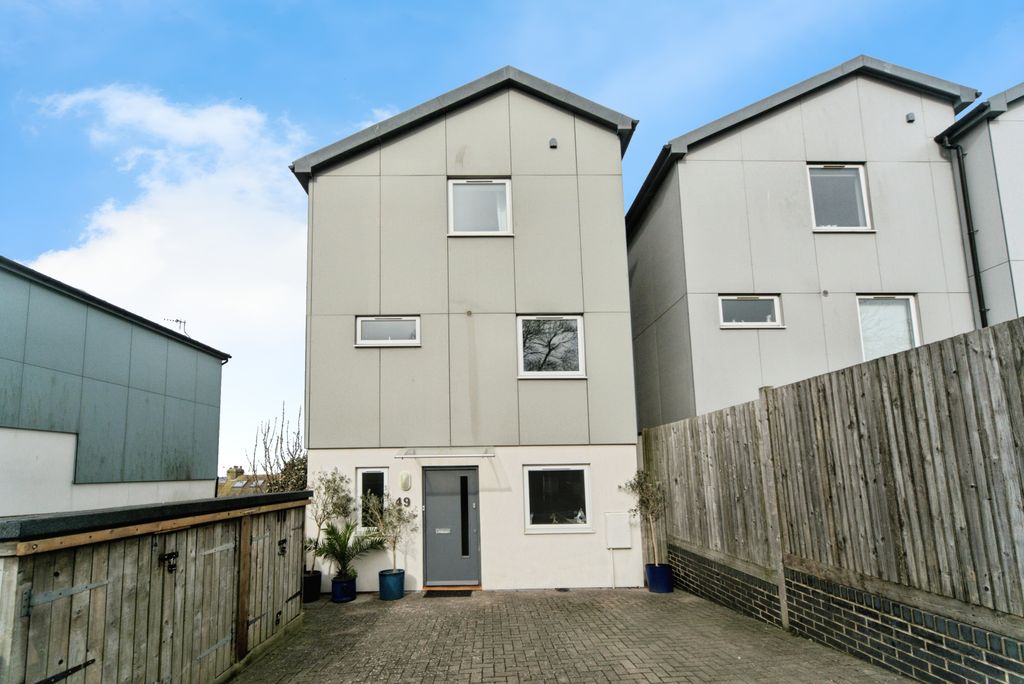 Property photo 1 of 17 Photography