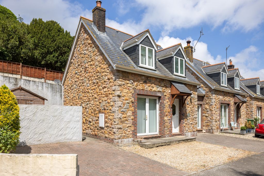 Property photo 1 of 20