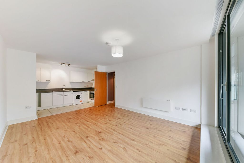 Property photo 3 of 12