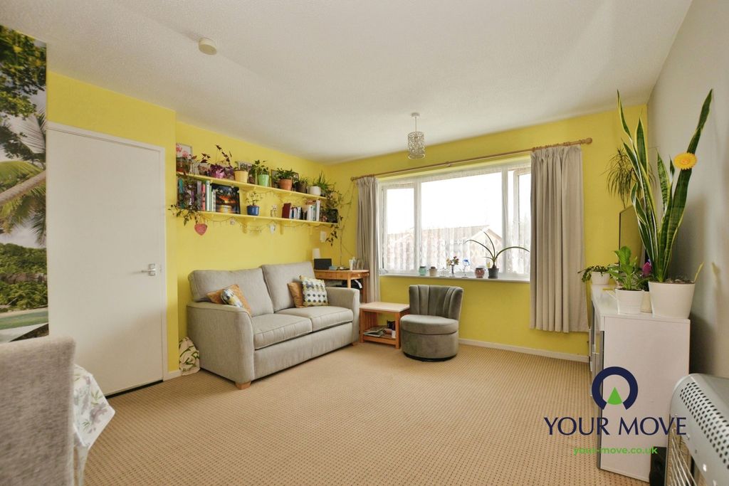 Property photo 3 of 18 Lounge/Diner