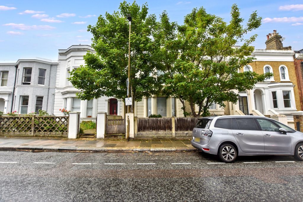 Property photo 1 of 19 220 Burrage Road, Woolwich, London, Se18 7Ju