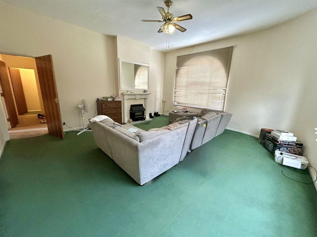 Property photo 2 of 7 Fbad5F77-5955-4F3d-8Deb-58F798d27713.Jpg