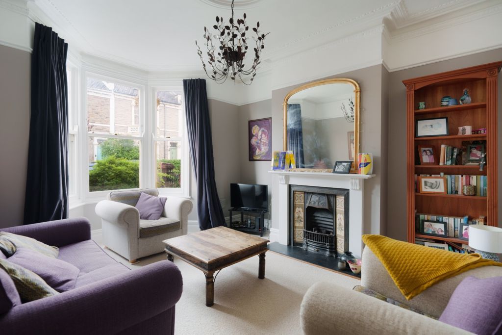 Property photo 2 of 19 Sitting Room