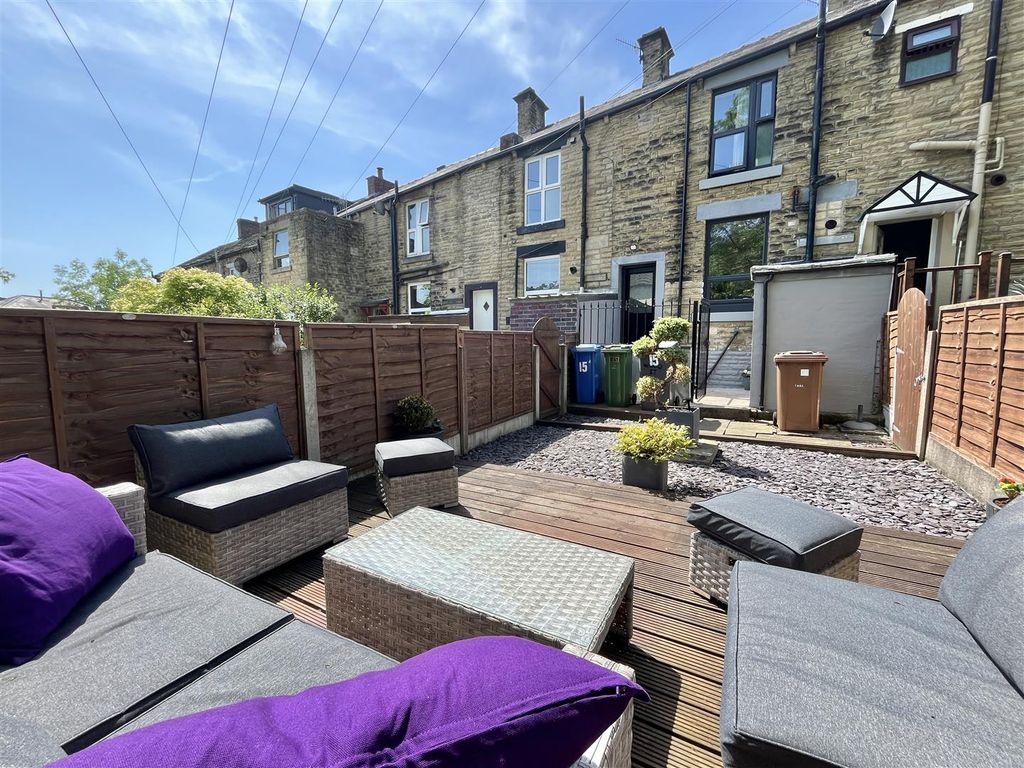 Property photo 2 of 11 Enclosed Rear Garden