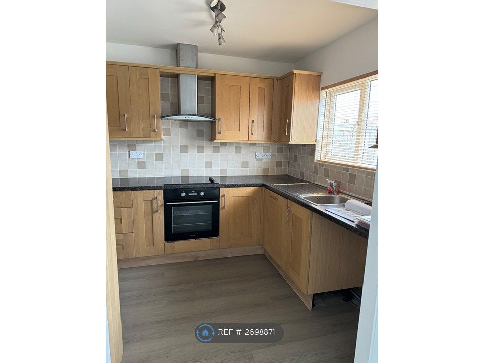 Property photo 2 of 25