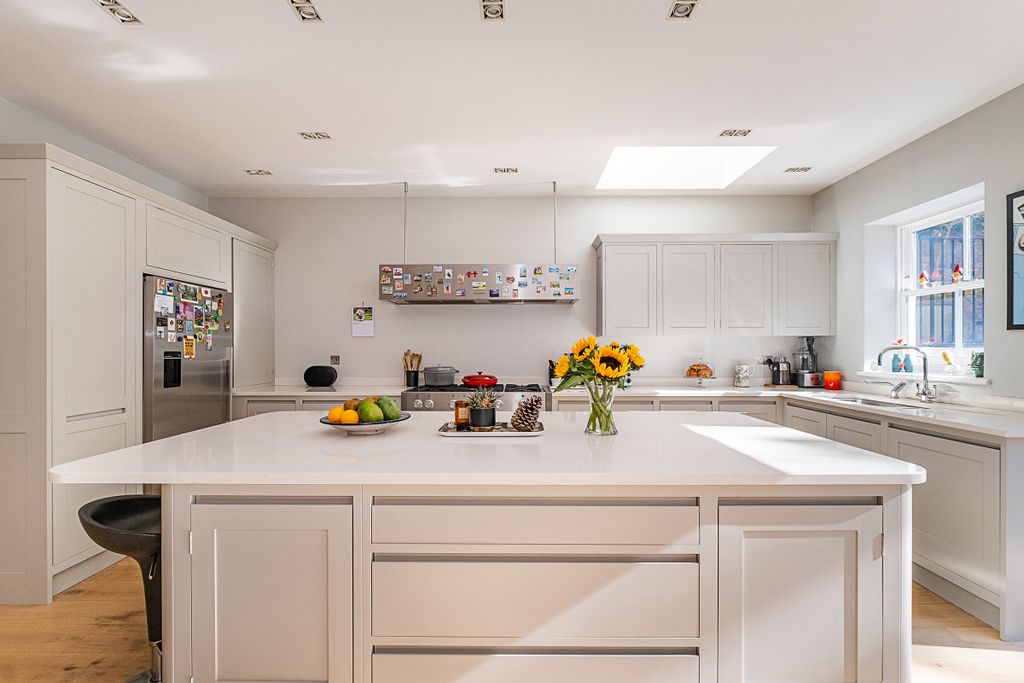 Property photo 3 of 24