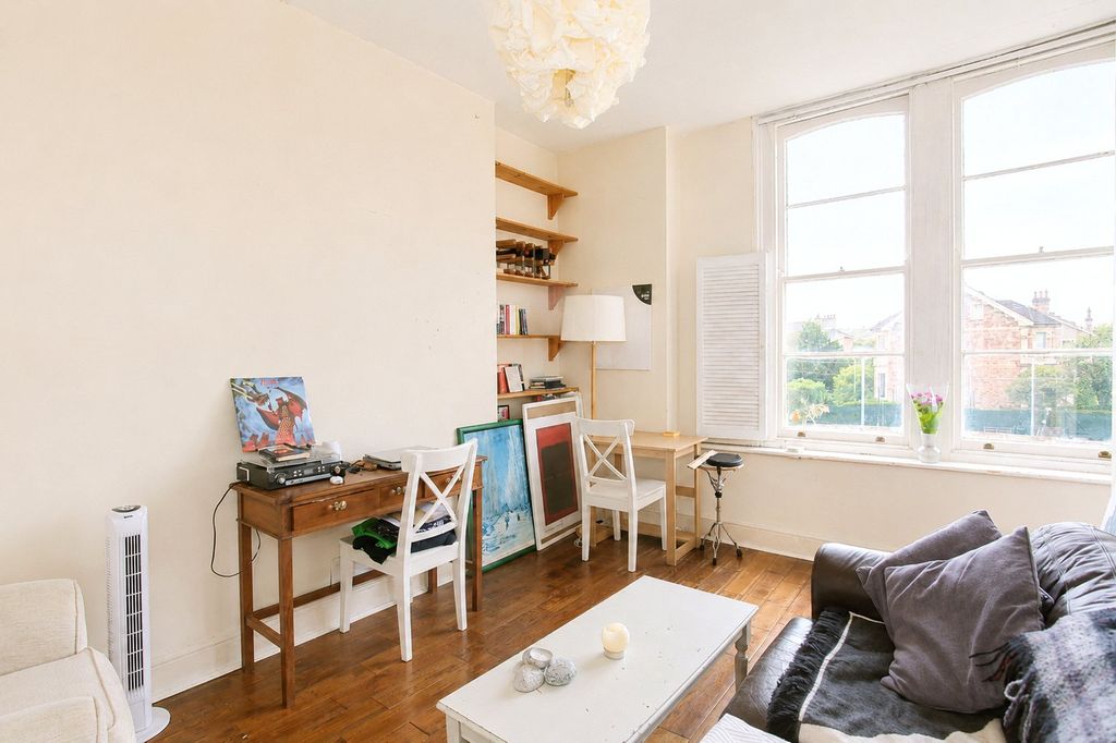 Property photo 2 of 8 Picture No. 04