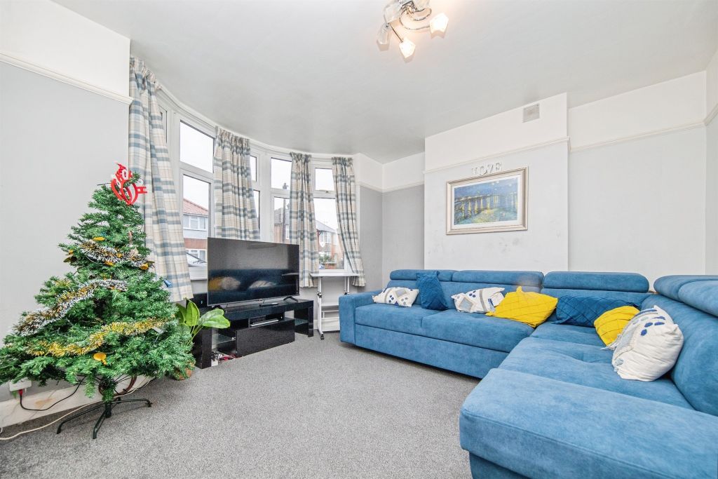 Property photo 2 of 12