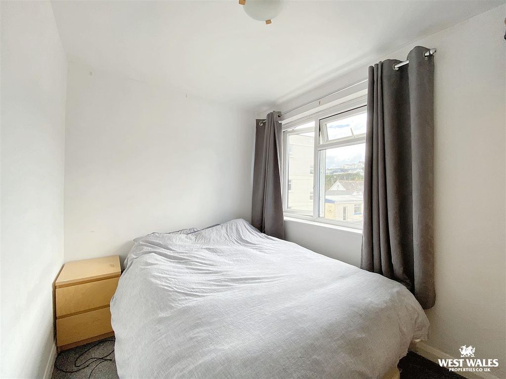 Additional image 8 of 2 bed flat for saleMilford Street, Saundersfoot SA69