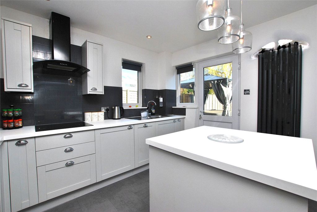 Property photo 3 of 11 Picture No. 10