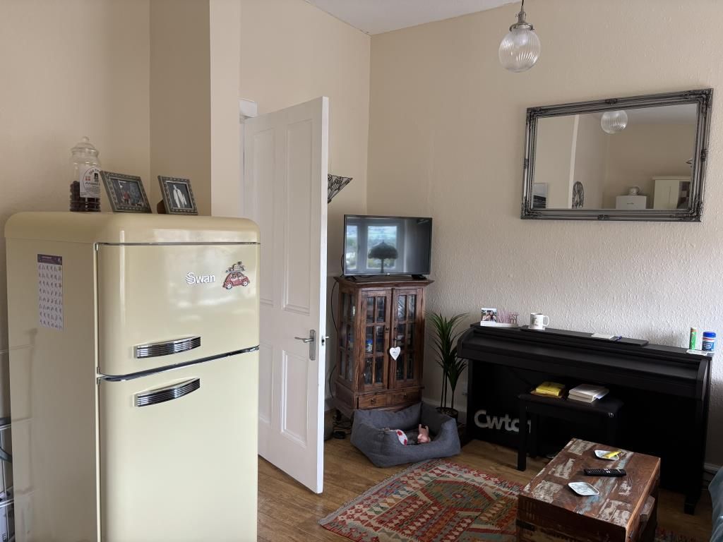 Property photo 2 of 6 Lounge