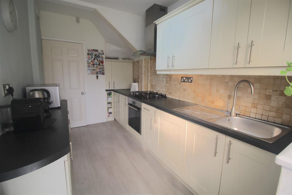 Property photo 3 of 13 Kitchen