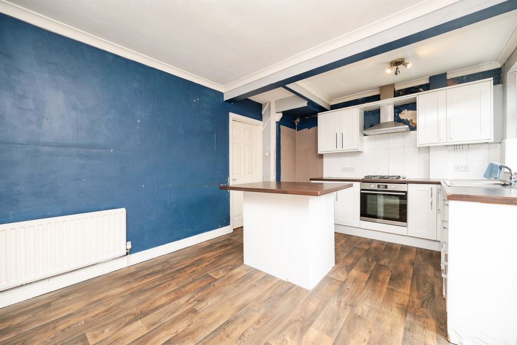 Property photo 2 of 18
