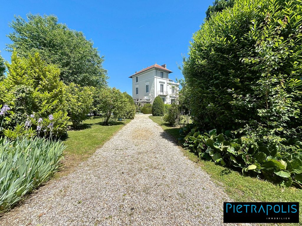 Property photo 1 of 30